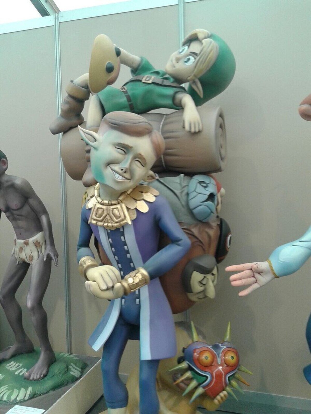 Escultura del Majora's Mask en la feria del Ninot de Valencia