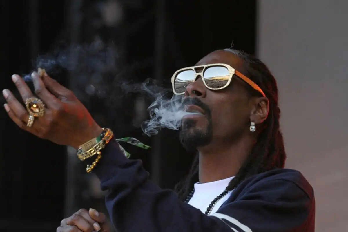 La nueva peli de Matthew McConaughey tendrá humo de marihuana en algunos cines
