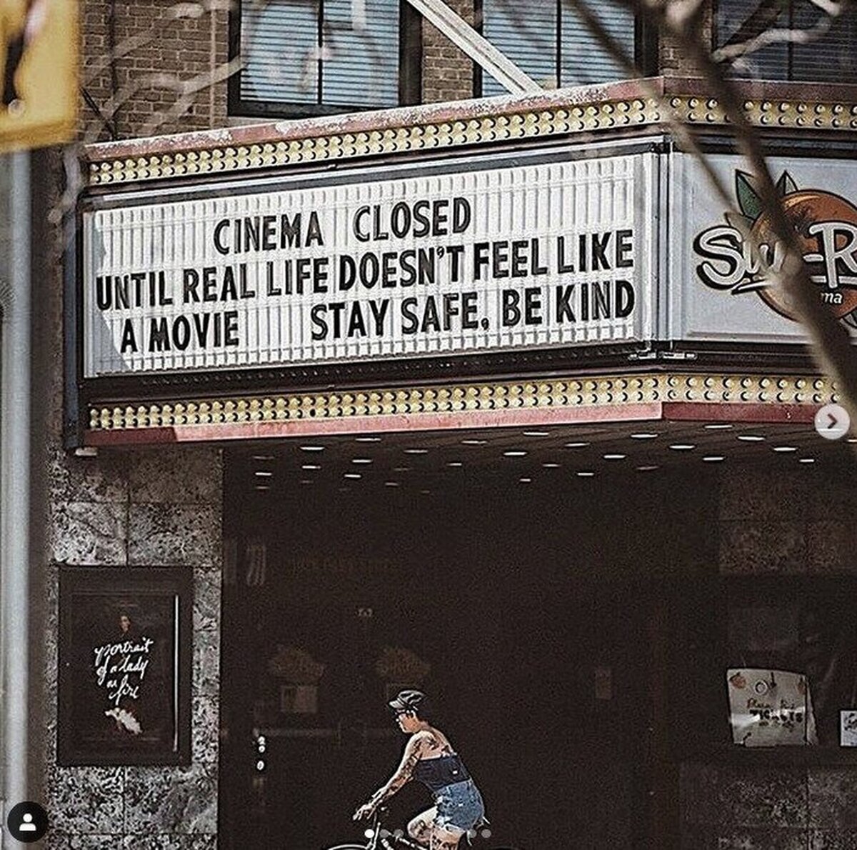 Los cines cierran hasta que la vida real no parezca una película