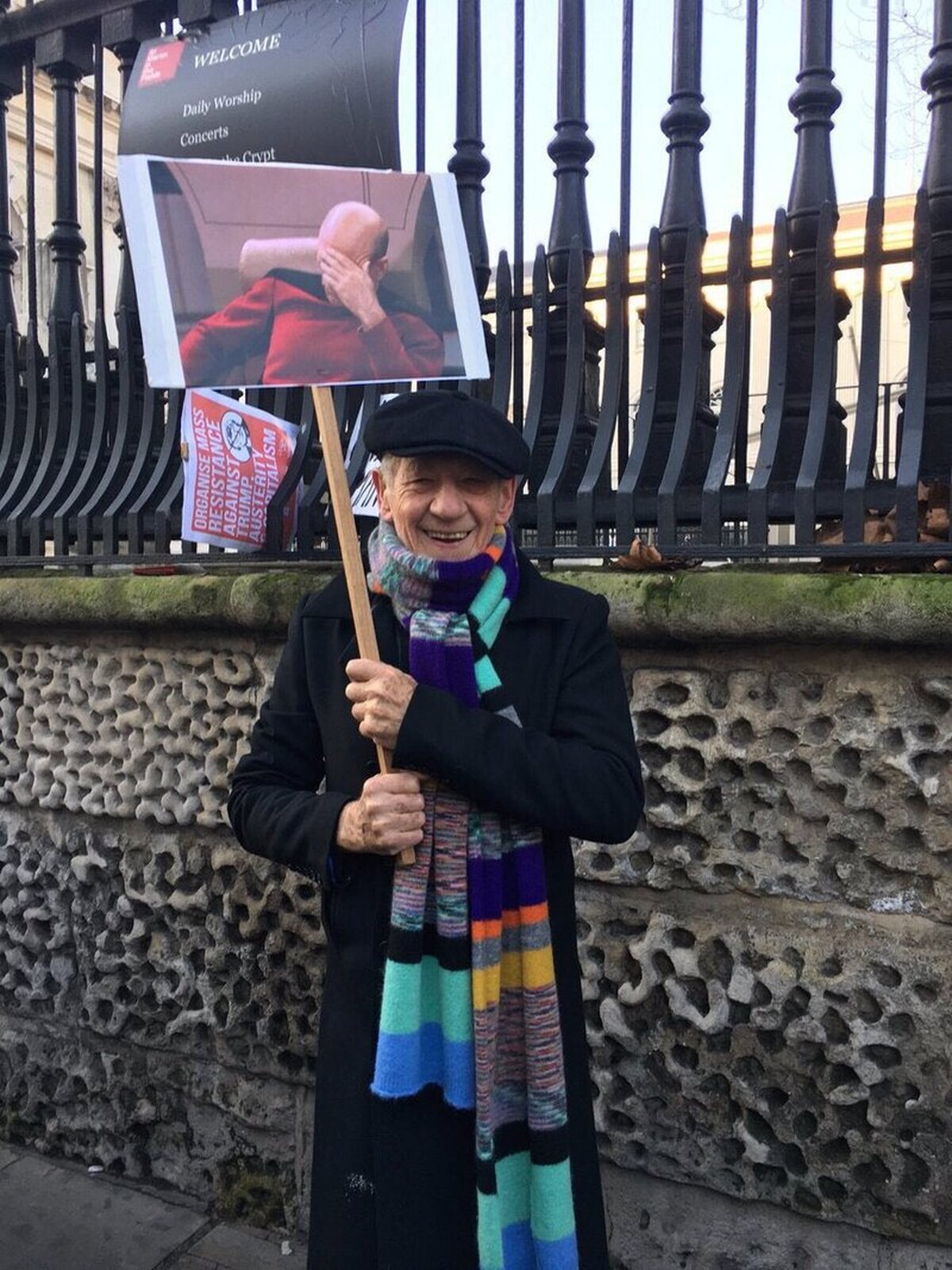 La señal de protesta de Sir Ian McKellen'