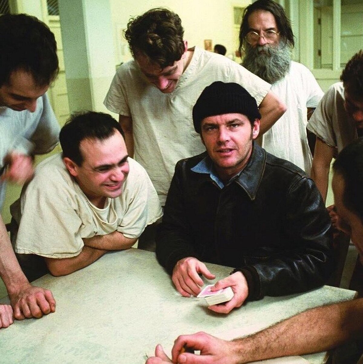 “Debo estar loco para estar en un manicomio como éste.”