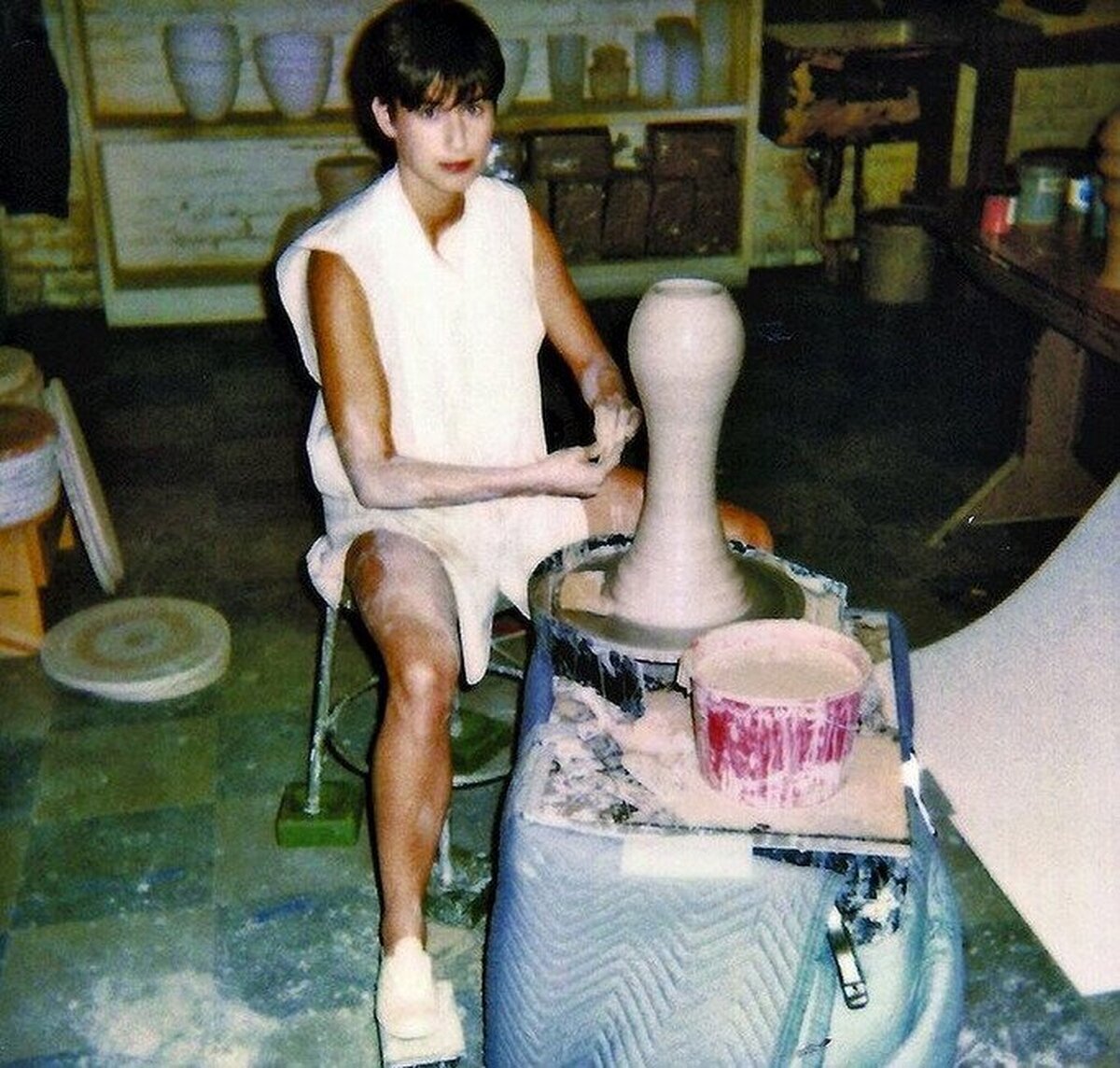 Demi Moore en su garaje preparándose para su papel en #Ghost