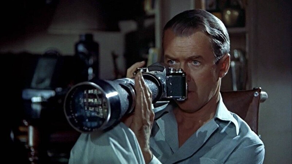 "Deberíamos dejar de ser tan mirones y en vez de mirar tanto para afuera dedicarnos más a mirar en el interior"#LaVentanaIndiscreta #AlfredHitchcock