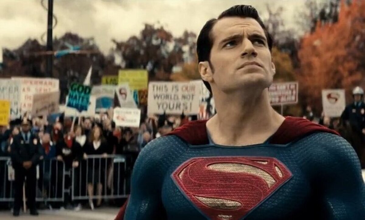 ¿Sabéis por qué Superman se queda a veces pensativo? Porque esta Cavillando