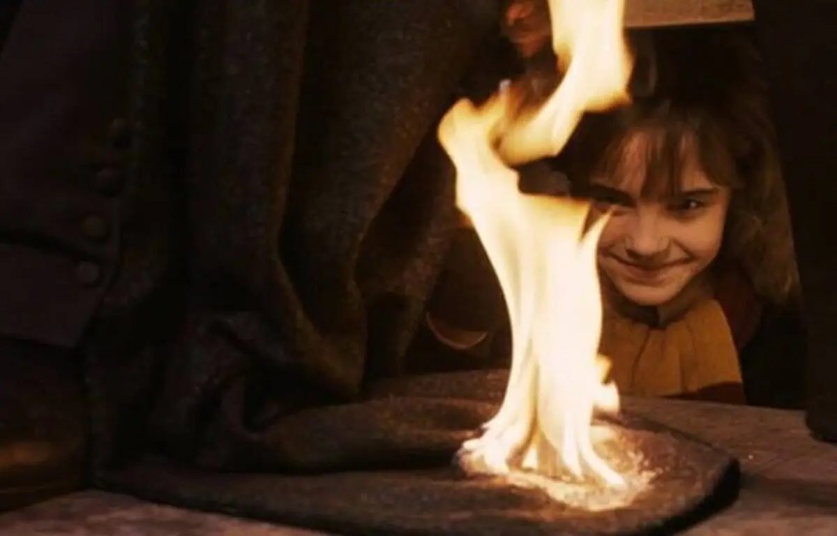 Quédate con quien te mire como Hermione mira un hechizo bien hecho