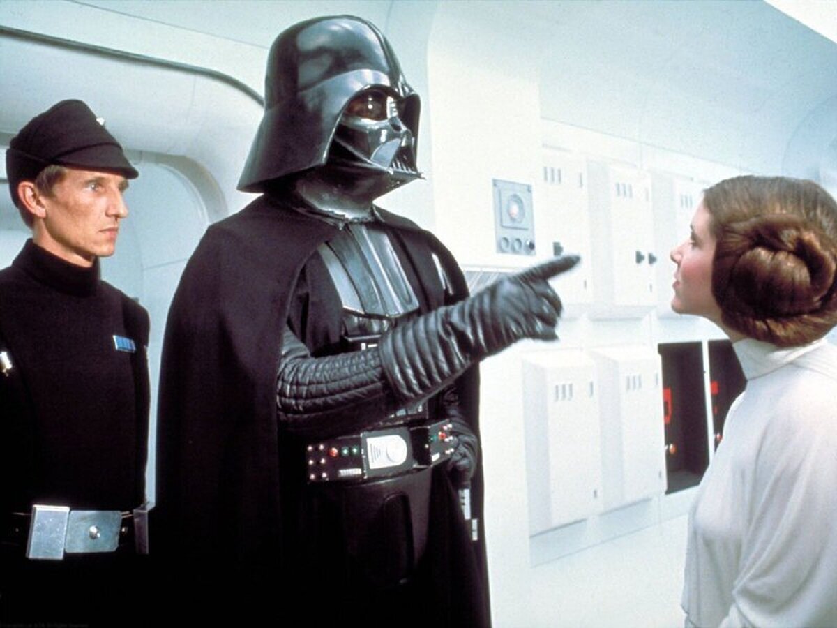 - Papá, que yo no he ido de fiesta a Mallorca.- ¿Y esas ensaimadas?