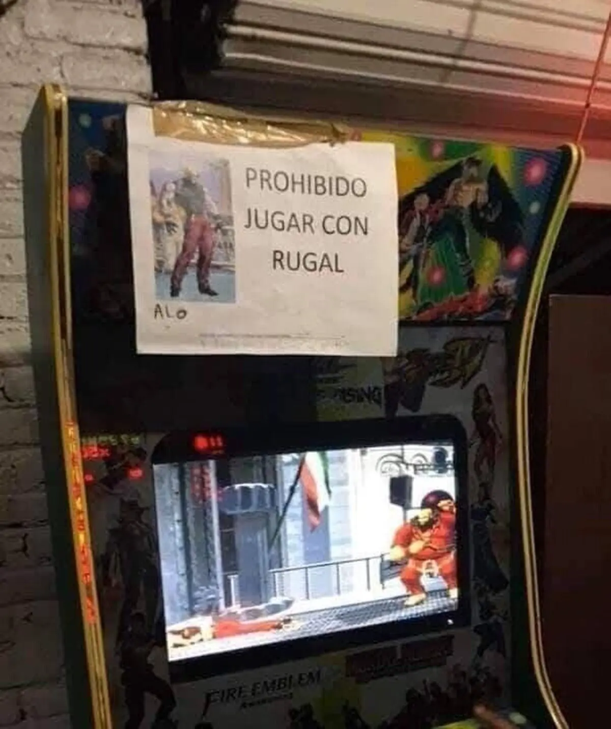 Uno de los niños del barrio es un pesao