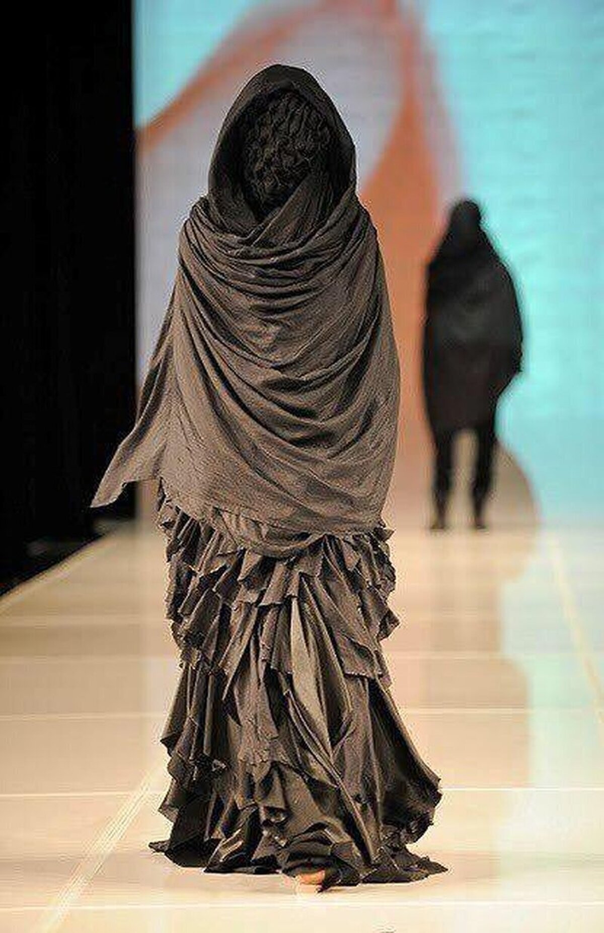 Después de la caída de Sauron, los Nazgûl empezaron su carrera como modelos de pasarela.