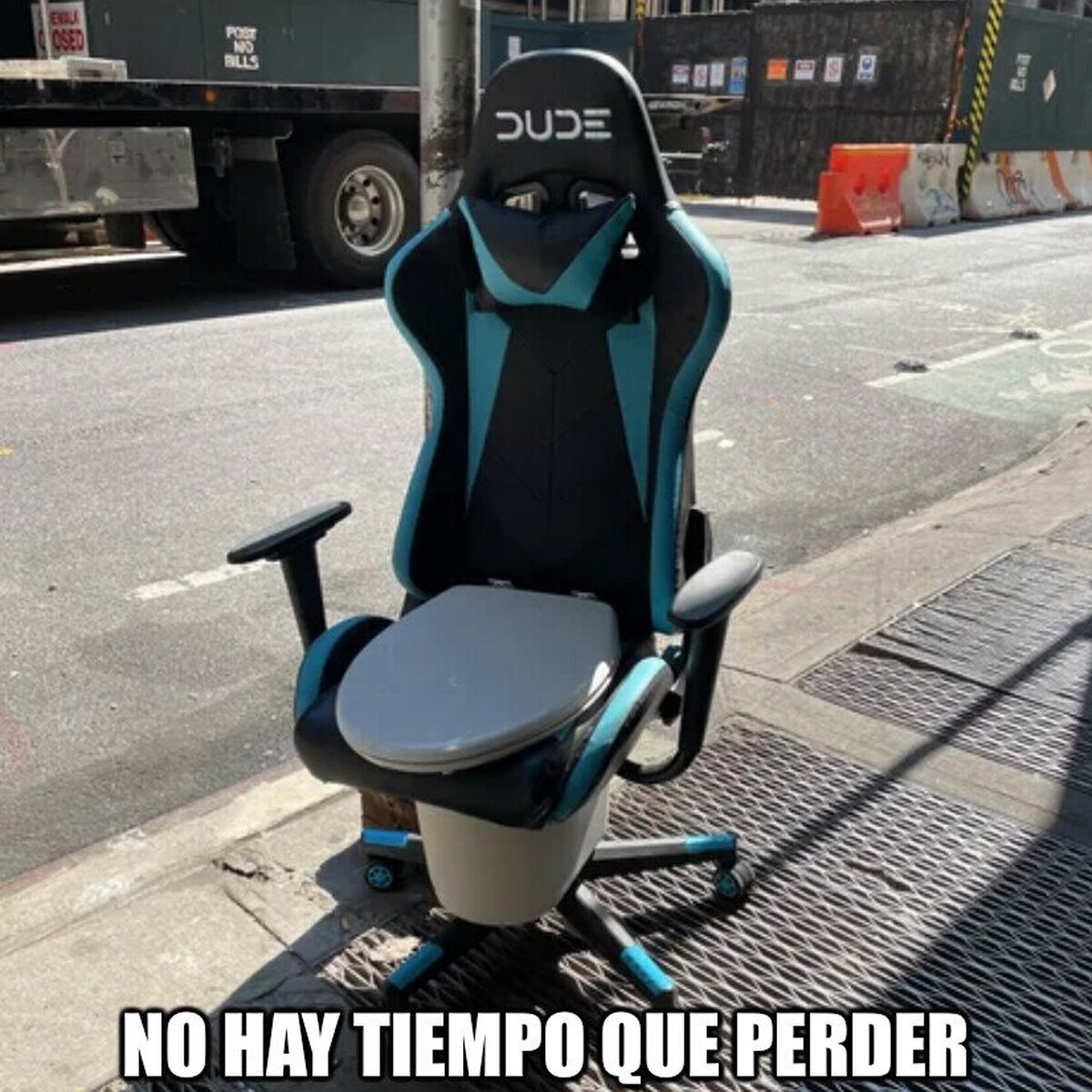 Silla gamer con retrete incorporado