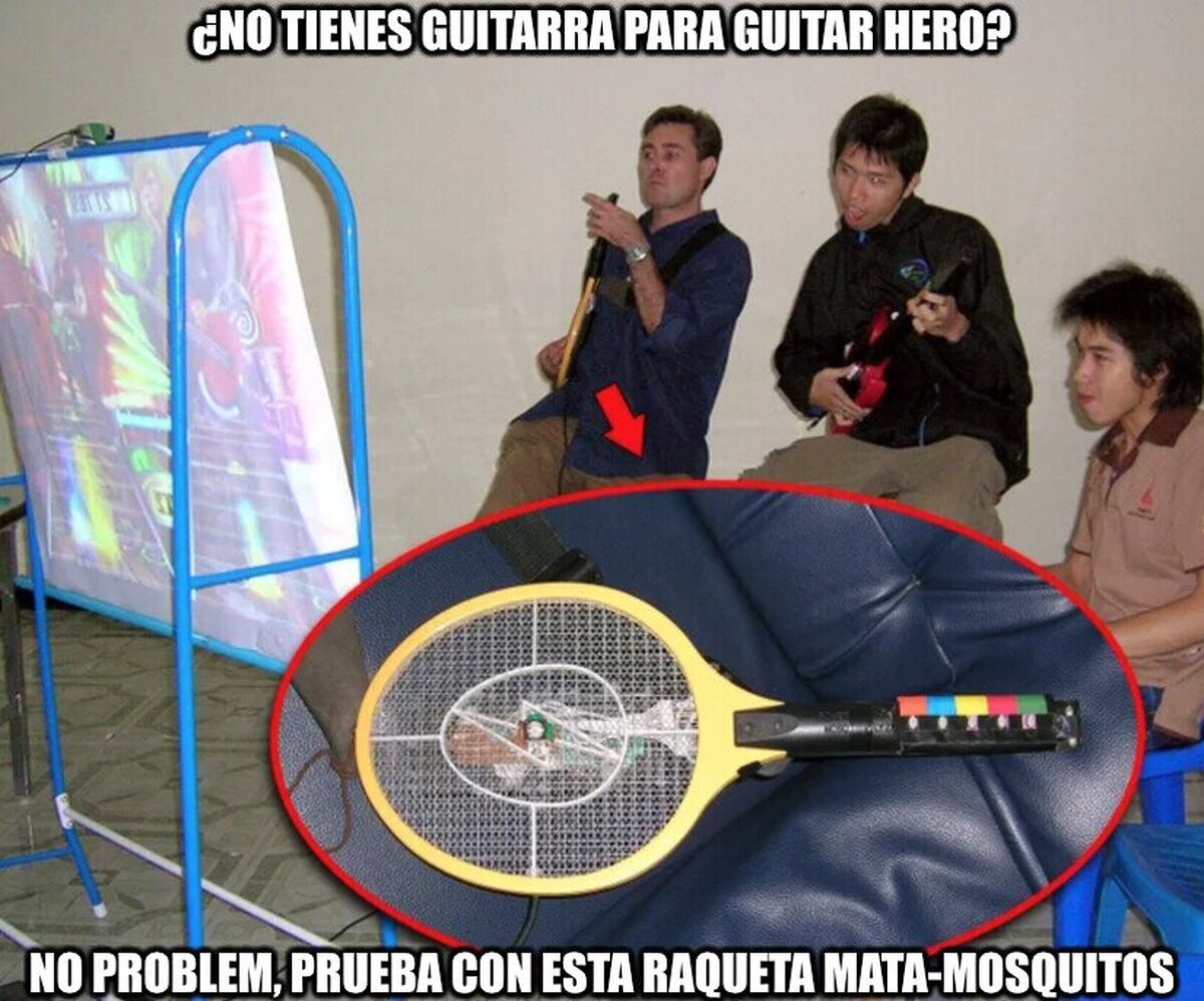 Una raqueta mata-masquitos como guitarra de Guitar Hero