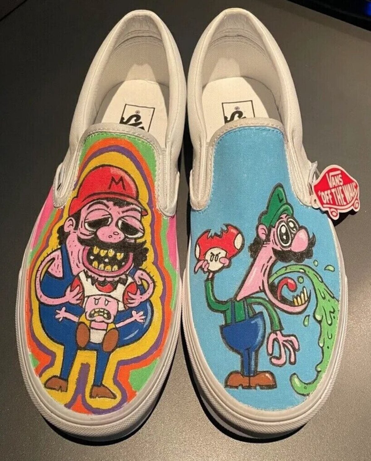 Necesito estas zapas de Mario y Luigi tomando setas