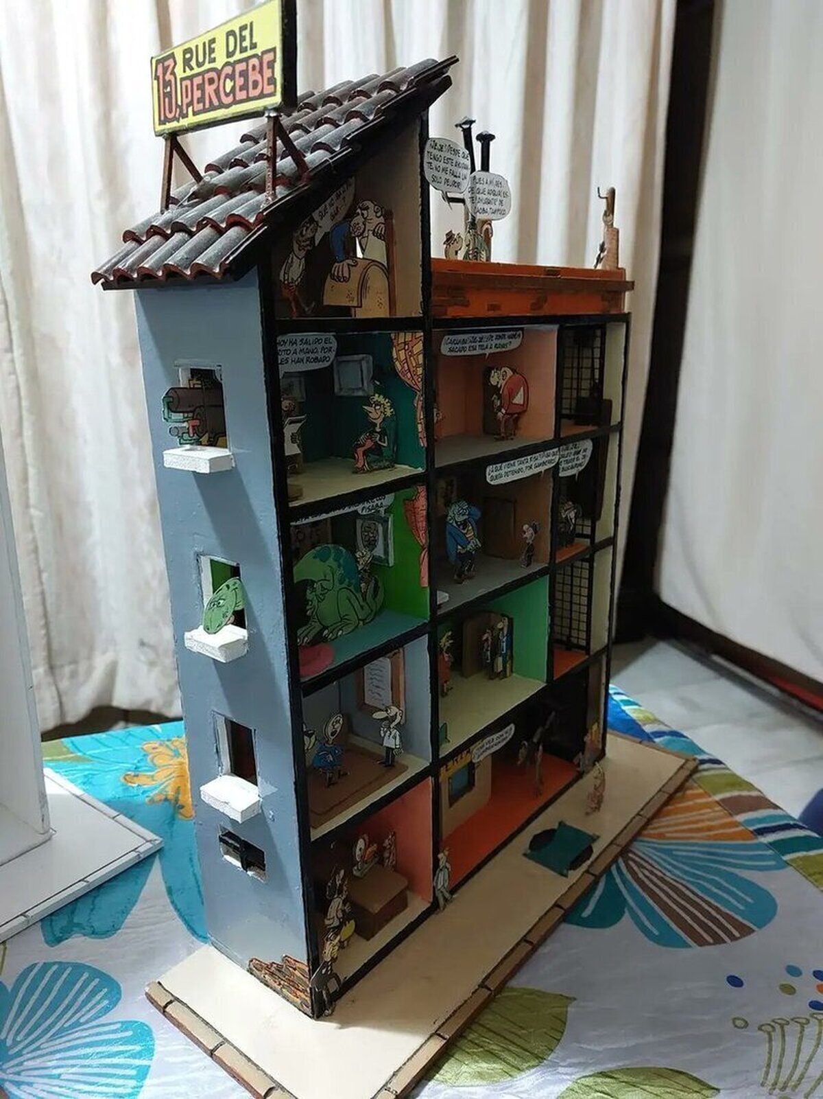 Ojo a esta preciosa maqueta de "13 Rue del Percebe".  