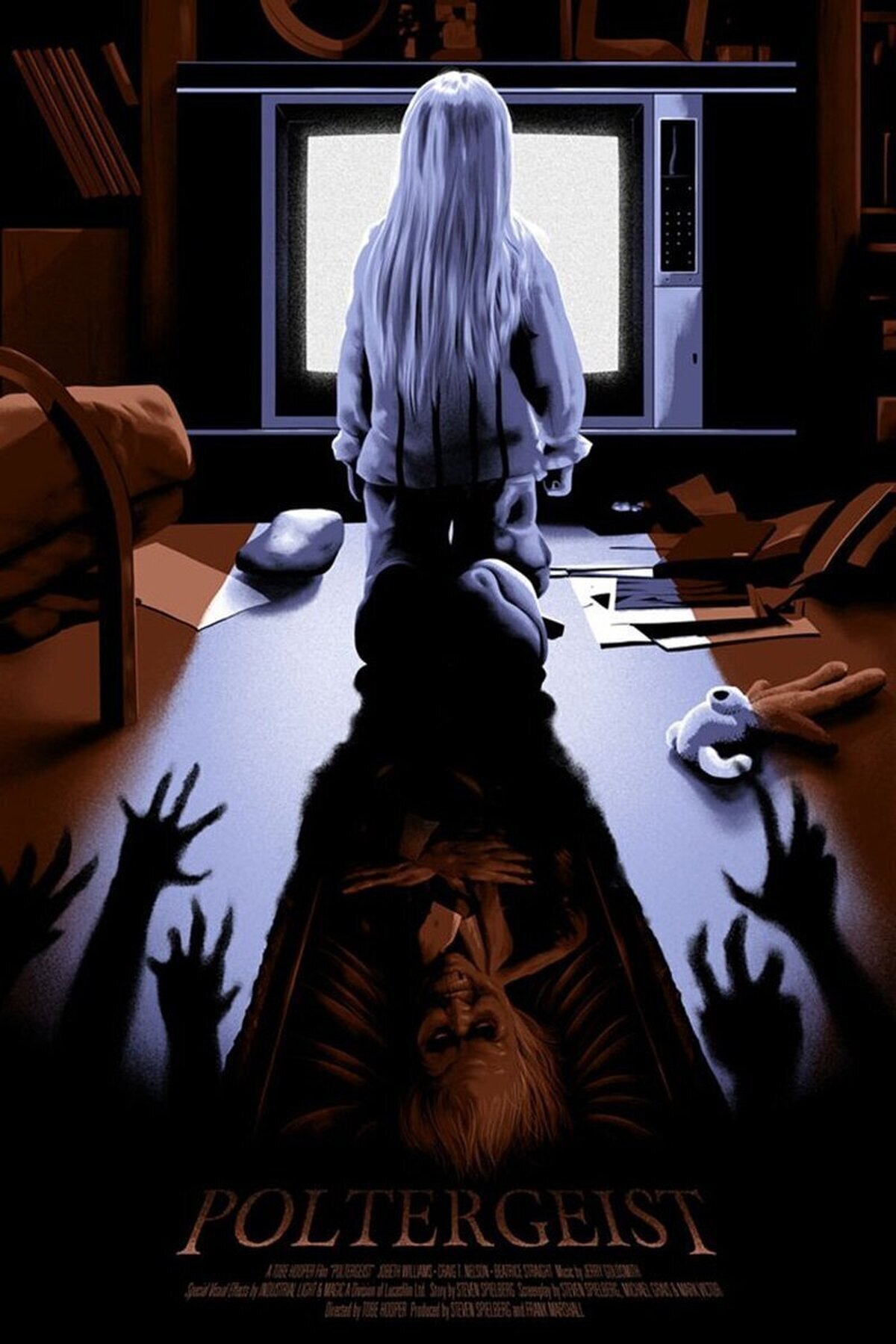 Recuerdo ver 'Poltergeist' de pequeño y traumatizarme como pocas, que miedo pase en su momento.  