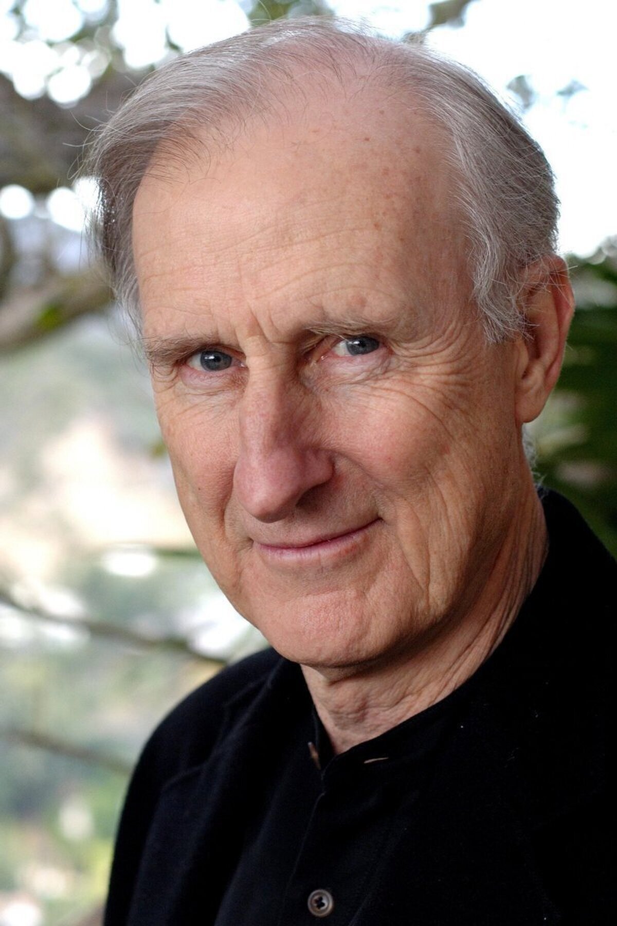 Hoy cumple 83 años el gran James Cromwell. Siempre me ha parecido un auténtico actorazo. Muchísimas felicidades