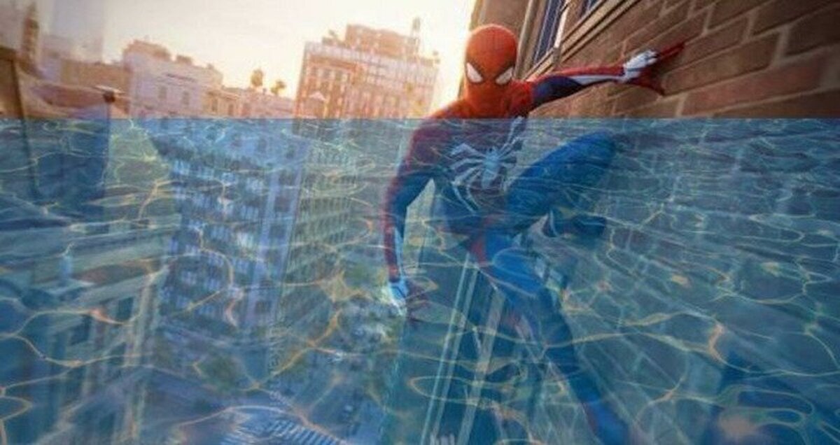 Yo con 27 años en el borde de una piscina  