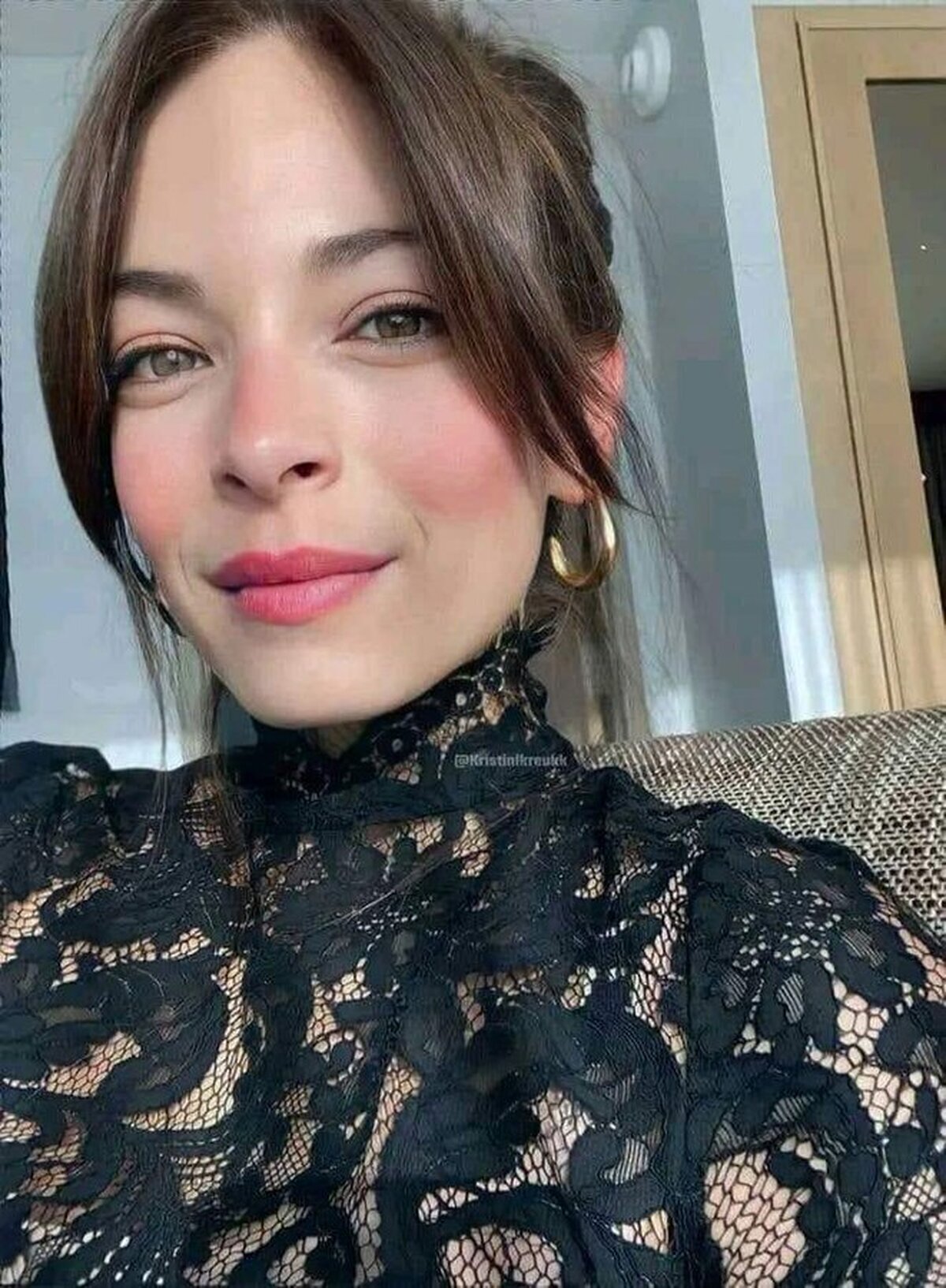 El primer amor de muchos nunca se olvida, Kristin Kreuk a sus 41 años mostrándose cada vez más hermosa