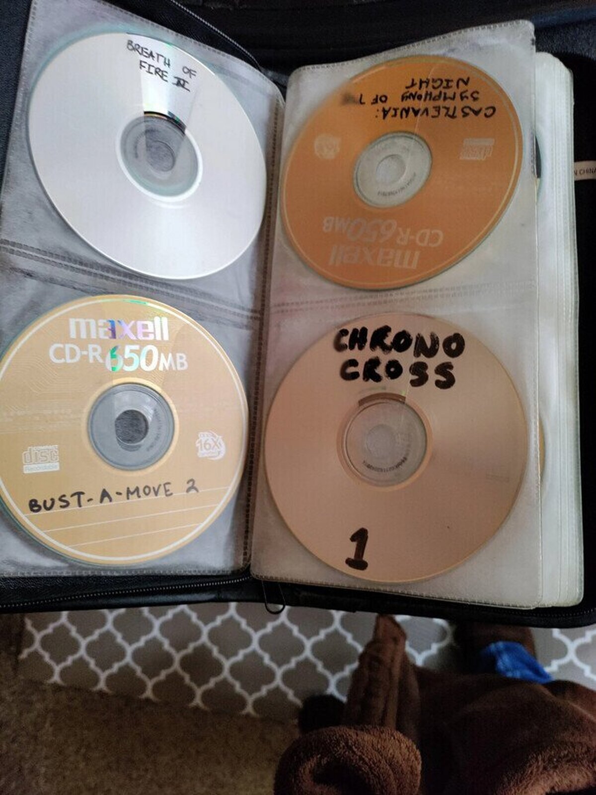 Está justificado en algunas ocasiones pero comprad los juegos, porfa