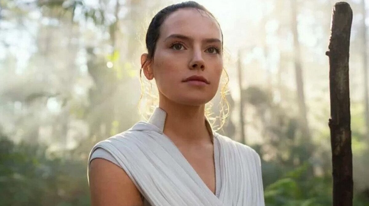 NOTICIA: Daisy Ridley se cabrea con las críticas a  El ascenso de Skywalker y defiende el beso a Kylo Ren
