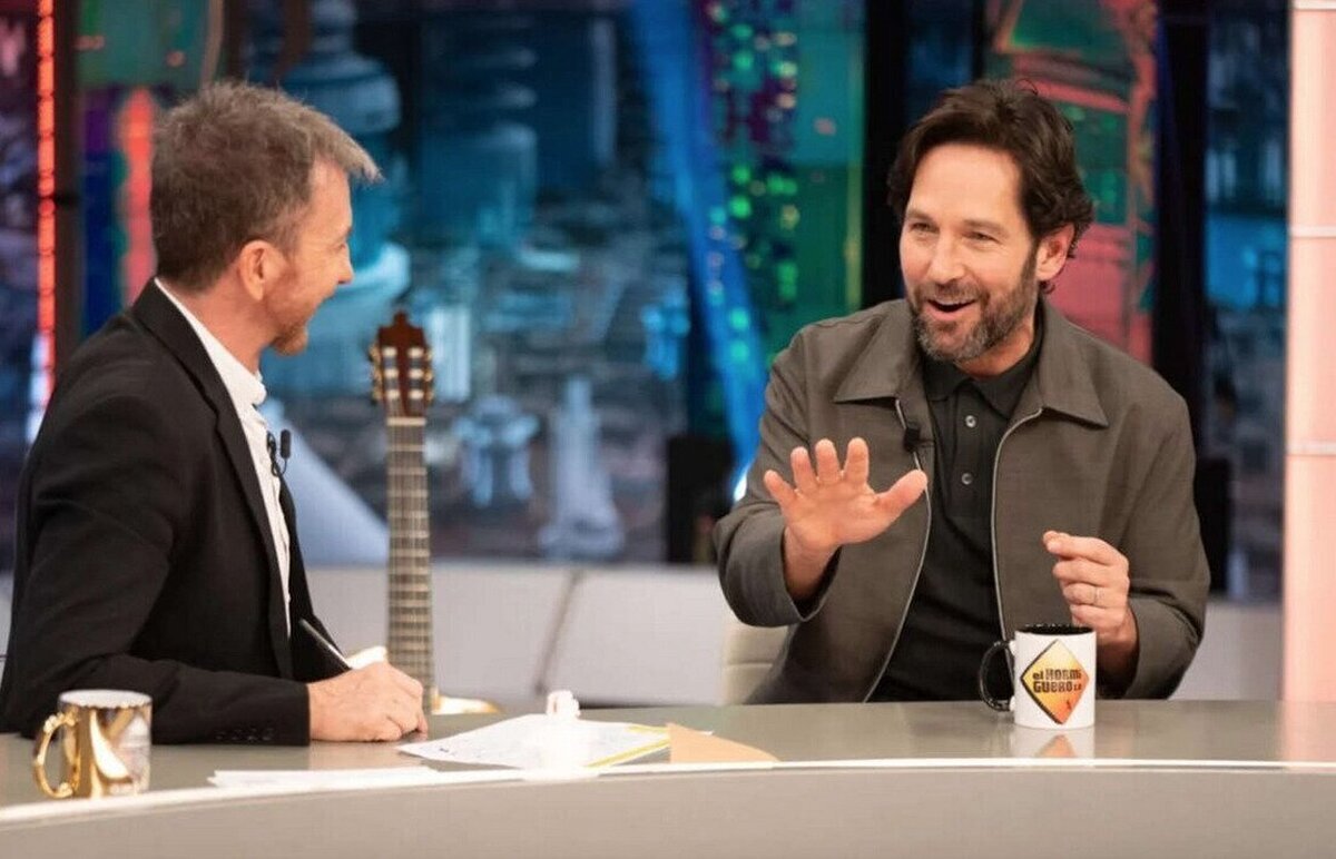 Paul Rudd  cuenta en el Hormiguero que casi lo expulsan de Friends por culpa de un patinete