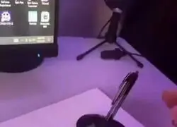 Este gamer pegó un boli a su mouse para registrar cómo se movía en distintos juegos.