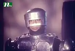 Para los que nunca han visto la versión Vietnamita de Robocop