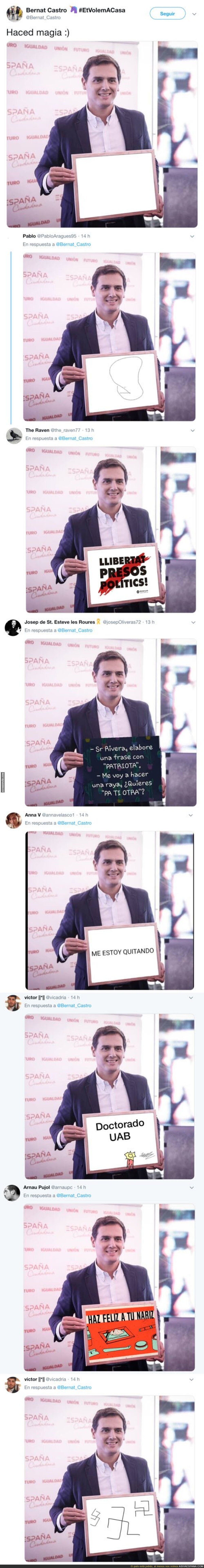 Albert Rivera posa con una pizarra blanca e internet hace el resto