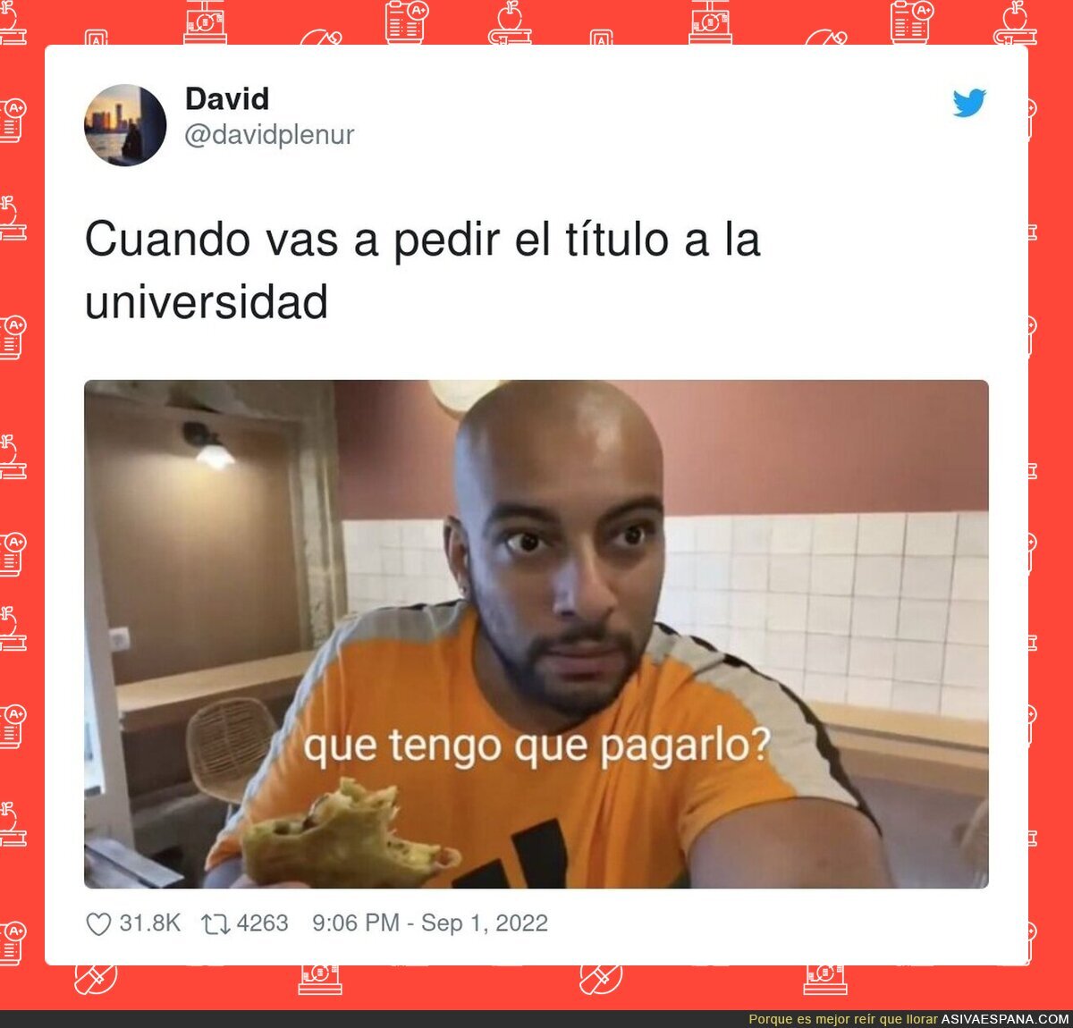 Te lo dice la secretaria mientras come chicle a lo Rosalía, por @davidplenur