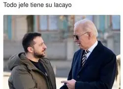 Siempre hay el que ríe las gracias al malvado