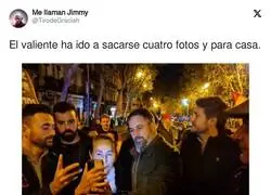 Santiago Abascal en cuanto ve el peligro se pira