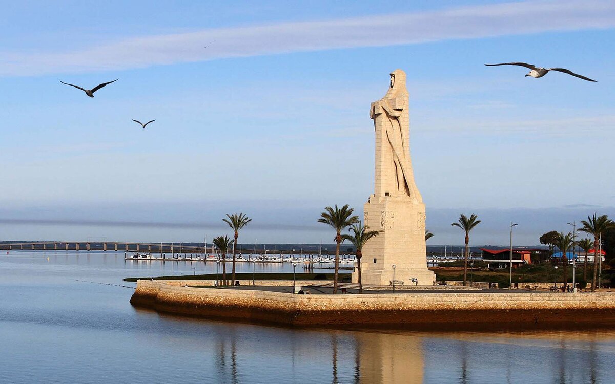 Polémica por el cartel del Orgullo 2024 de Huelva con unas gambas