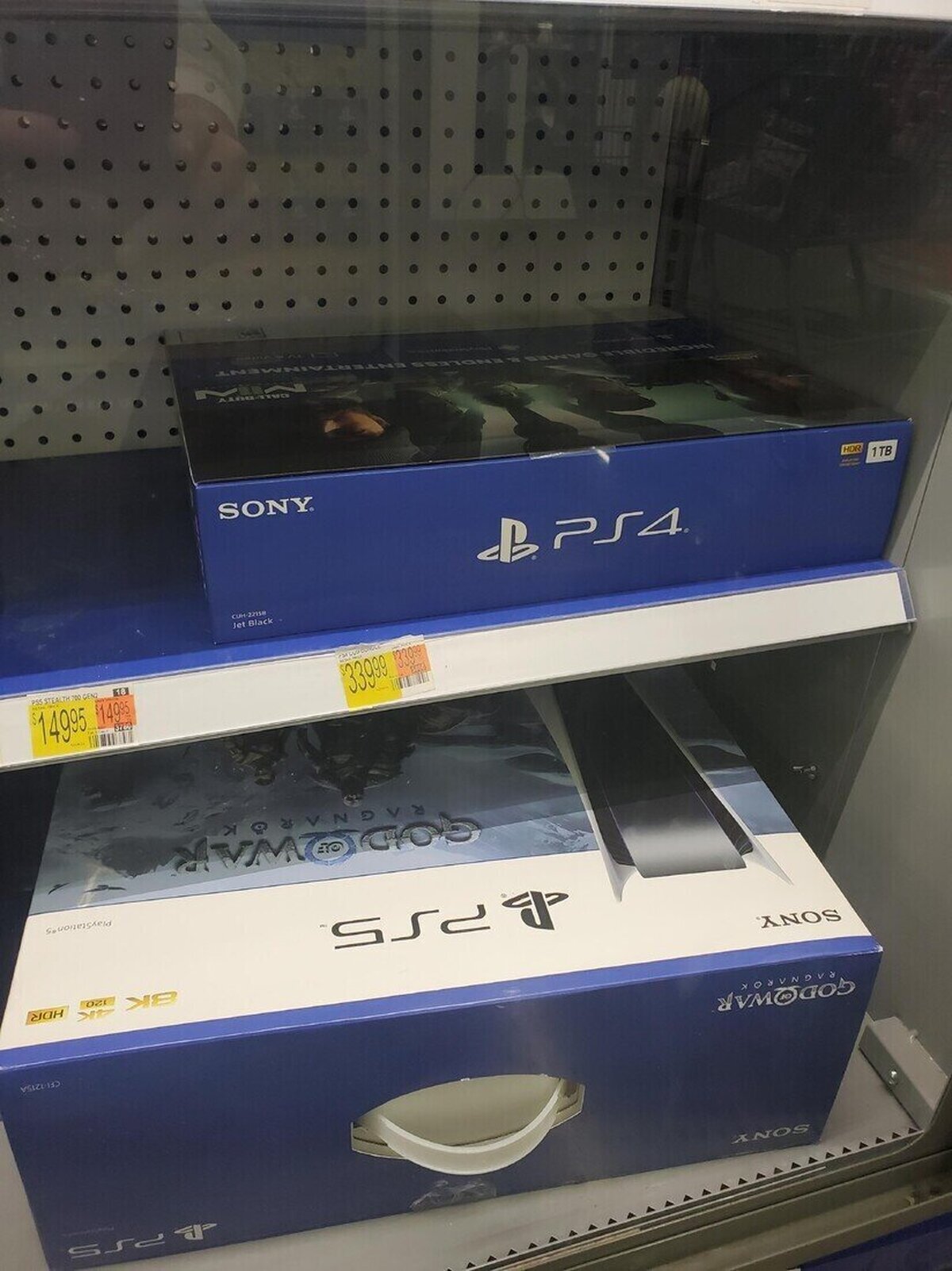 ¿PS4 y PS5 en una tienda? Tiene que ser brujería