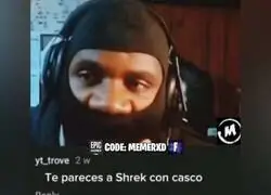 Shrek con casco