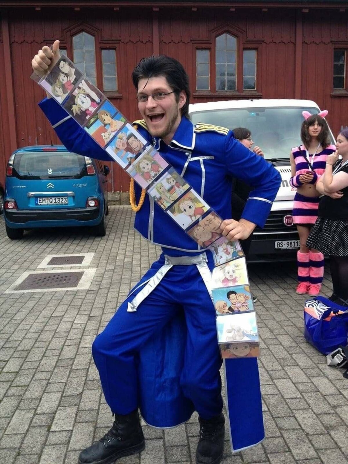 Cosplay de un padre orgulloso