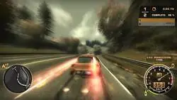 Mira nada más la suerte de este tipo ganando la última carrera de Most Wanted