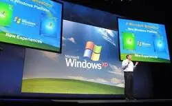 Bill Gates en 2001 lanzando una obra maestra sin igual