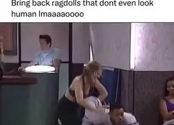 Es increíble lo efectivo que eran los muñecos de trapo para la comedia física