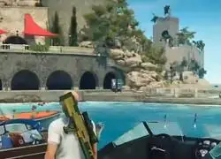 En Hitman puedes llamar a un Kraken para que hunda un barco